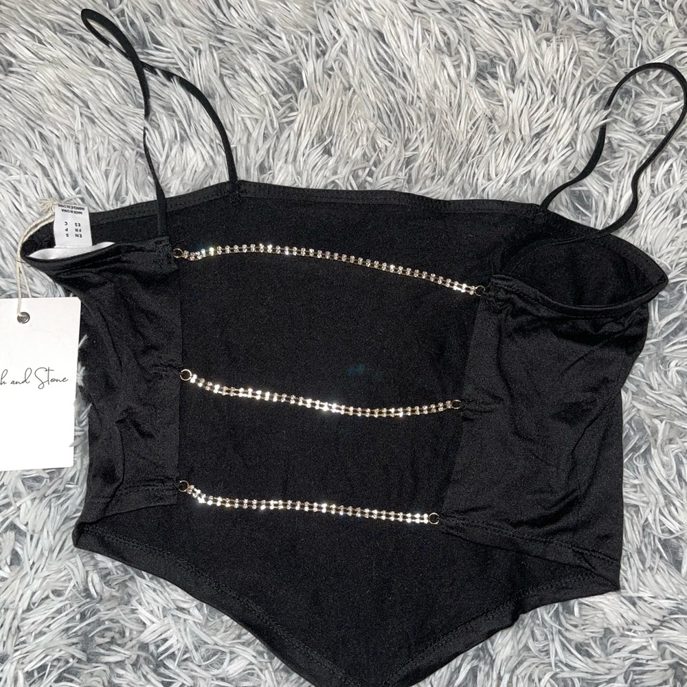 BEAUTIFUL OPEN BACK DIAMOND TANK TOP !